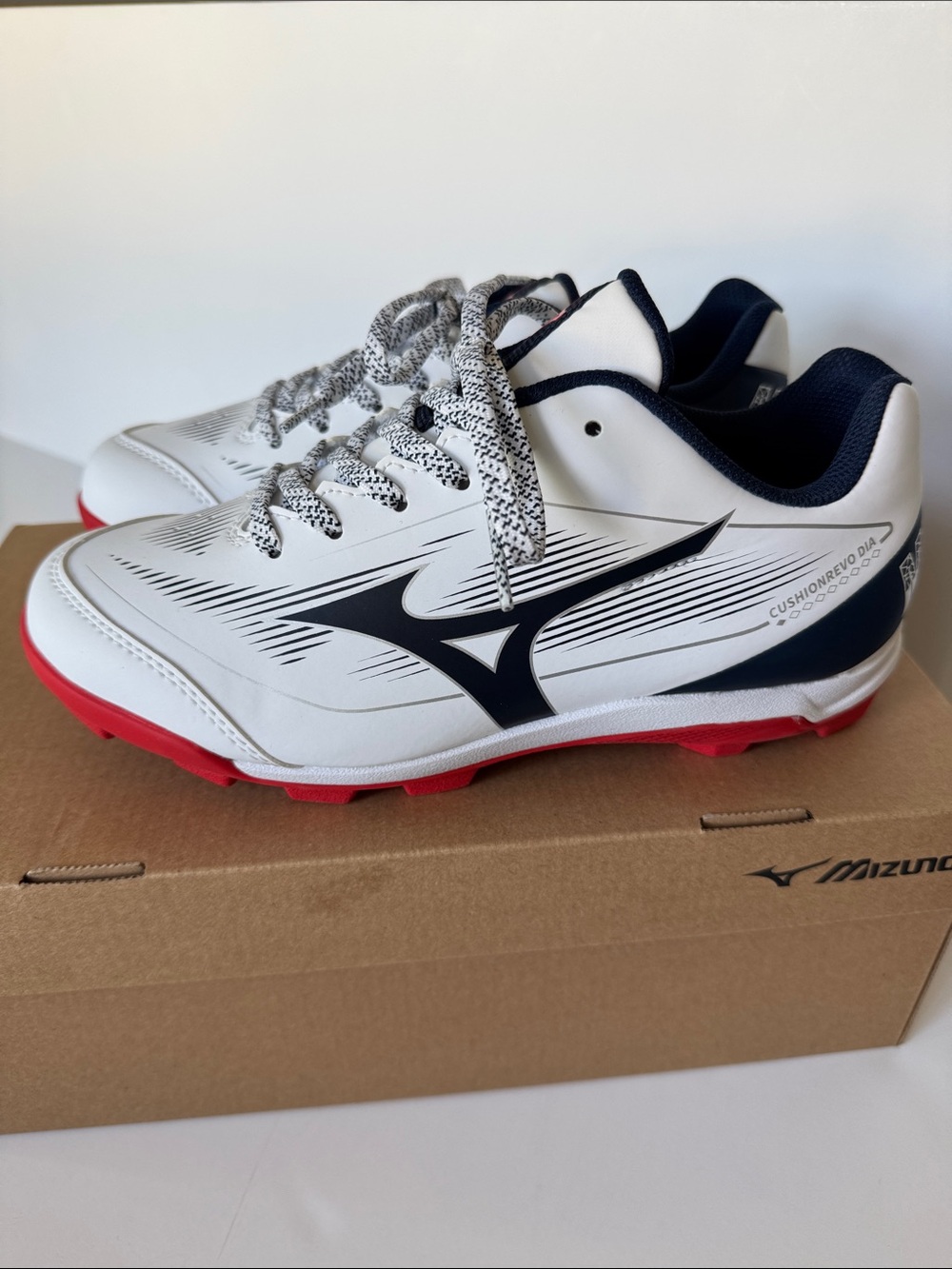 Mizuno Kid’s Cushionrevo Diamond Jr. Cleats White/Navy/Red Big Kid Size 5
